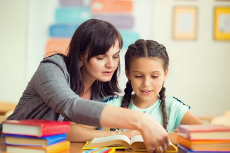 Choosing the Right After-School Tutoring Program for Dyslexic Children