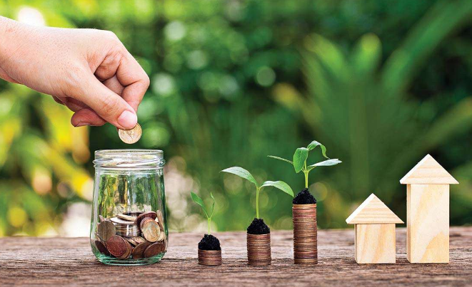 Savings plans vs. mutual funds for building wealth
