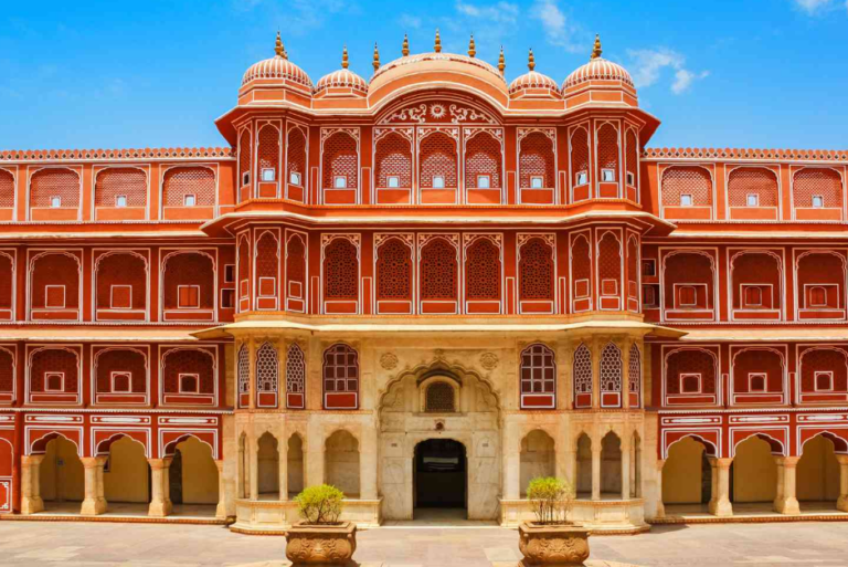 Explore Jaipur And Its Heritage and Culture with 10 Attractions