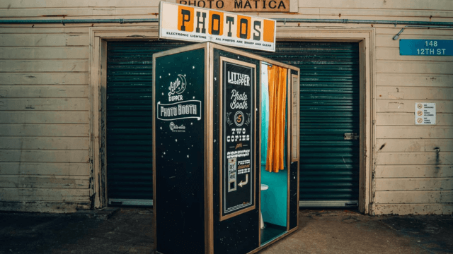Social Media-Worthy: Houston Photo Booths and Online Sharing