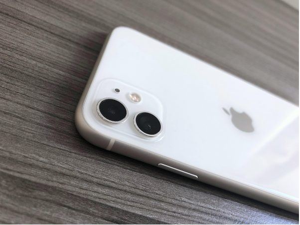 A Comprehensive Comparison of the iPhone 11 64GB and Samsung A24