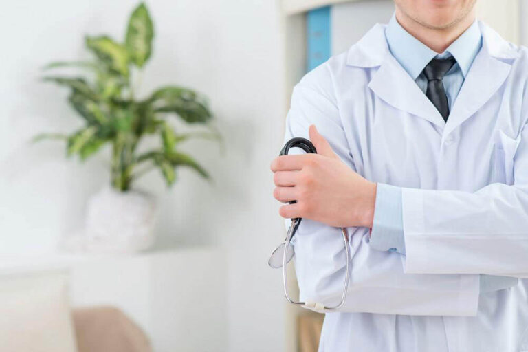 The Pros and Cons of Opting for Concierge Medicine for Your Healthcare Requirements