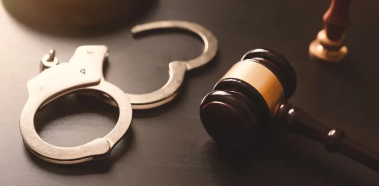 7 Situations to Hire a Criminal Defense Lawyer