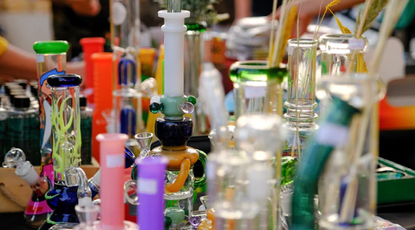 Choosing the Right Bong for You, Tips and Tricks