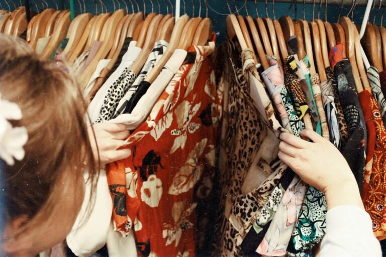 The Benefits of Buying Second Hand Clothing Online