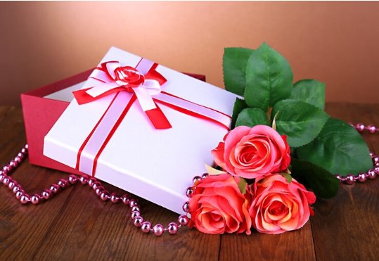 Infinite Love, Personal Touch: Personalized Rose Gifts for Every Occasion